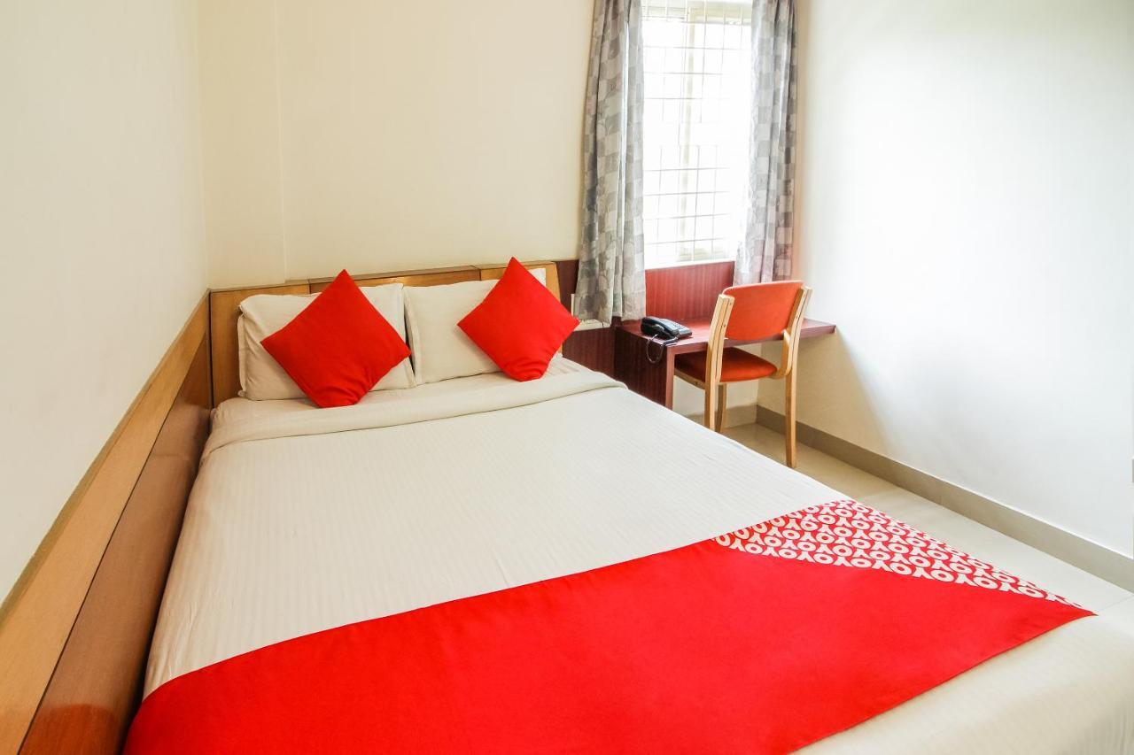Hotel White Parrot Mysore Exterior photo