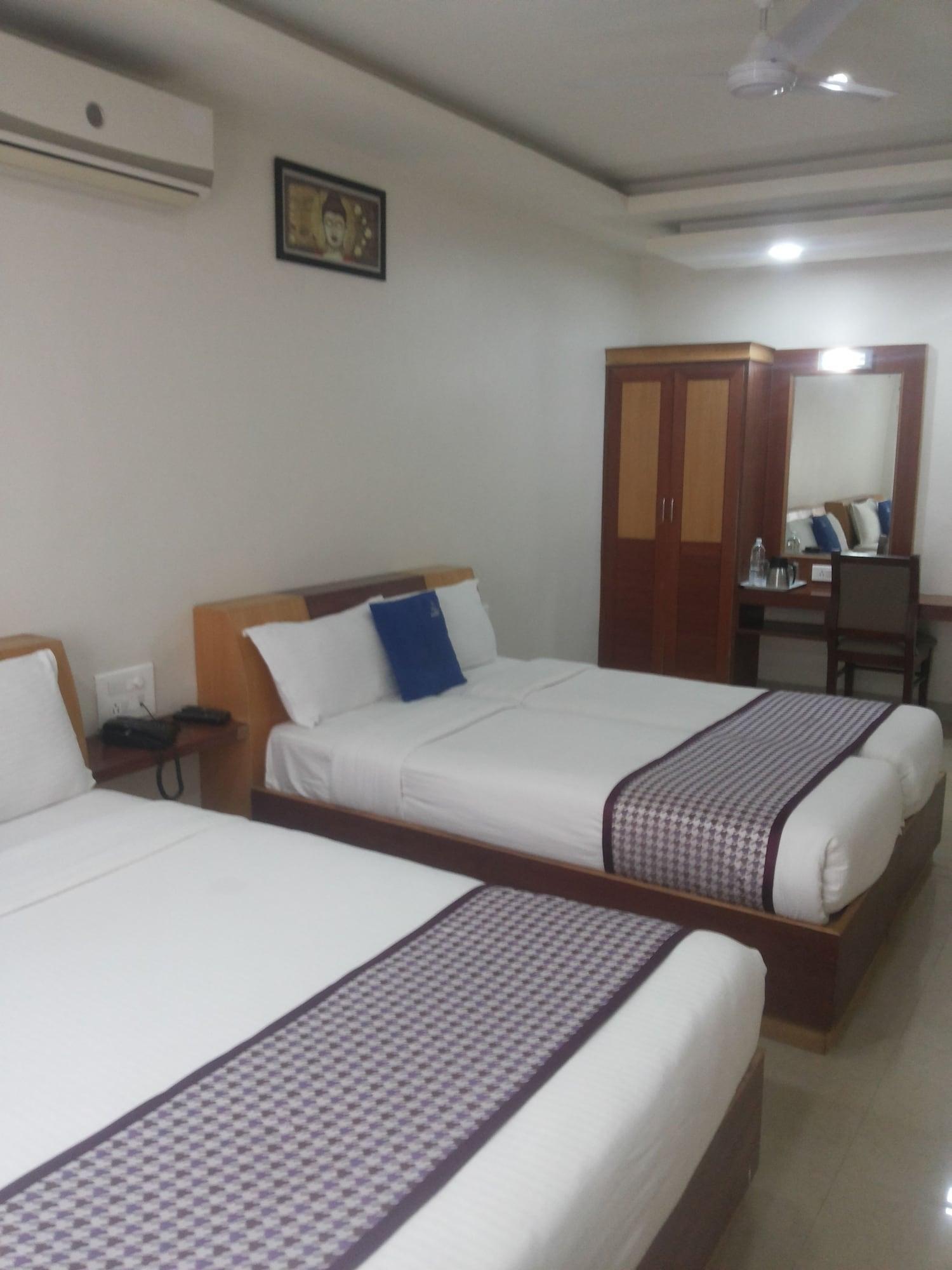 Hotel White Parrot Mysore Exterior photo