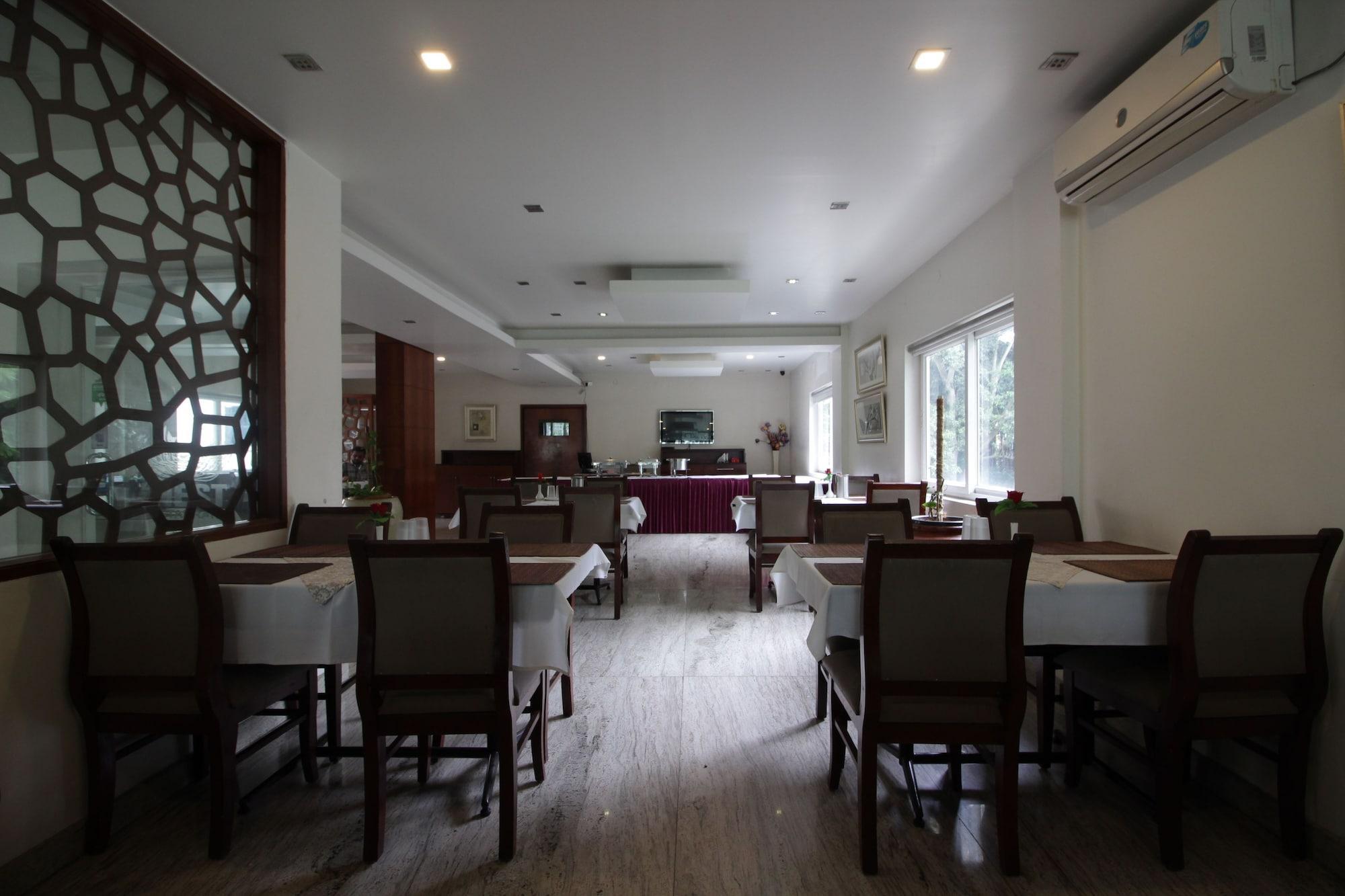 Hotel White Parrot Mysore Exterior photo