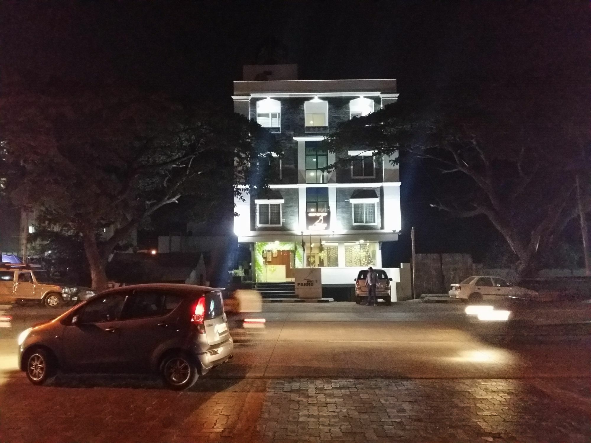 Hotel White Parrot Mysore Exterior photo